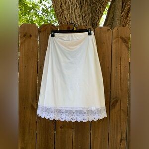 Vintage Ashley Taylor half slip size Large made in USA RN50846.